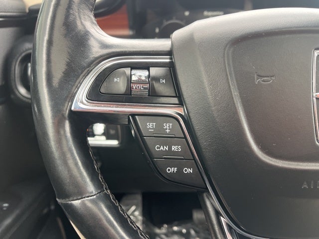 2022 Lincoln Nautilus Reserve AWD | Nav | Pano Roof | BLIS | Heated Seats