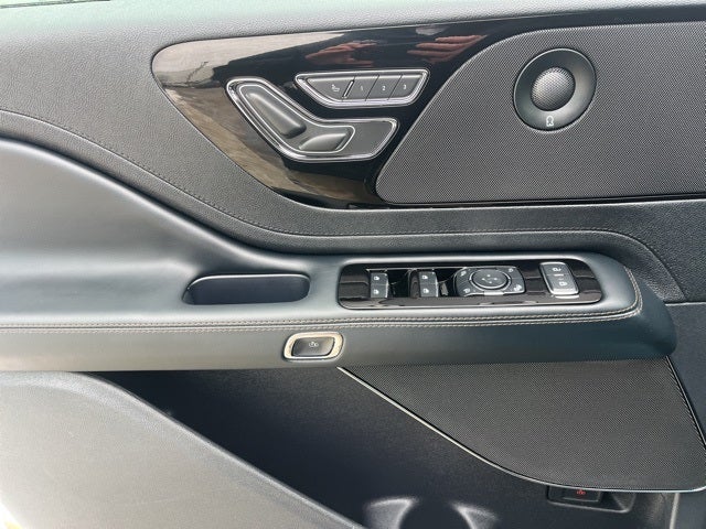 2026 Lincoln Aviator Premiere III AWD | Pano Roof | 360 Camera | HUD