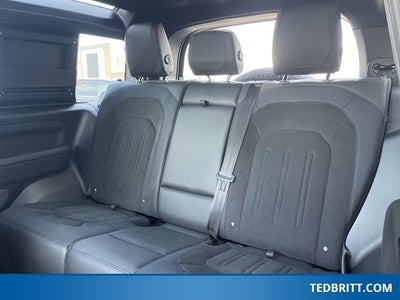 2024 Land Rover Defender 90 V8 P525 4WD | Extended Black Exterior Pkg