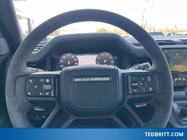 2024 Land Rover Defender 90 V8 P525 4WD | Extended Black Exterior Pkg