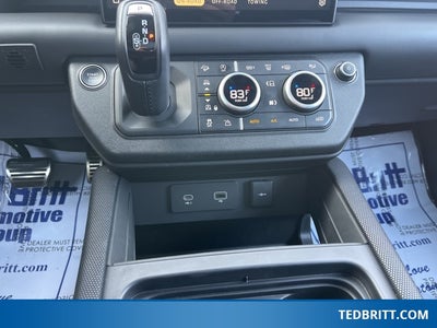 2024 Land Rover Defender 90 V8 P525 4WD | Extended Black Exterior Pkg