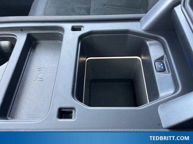 2024 Land Rover Defender 90 V8 P525 4WD | Extended Black Exterior Pkg