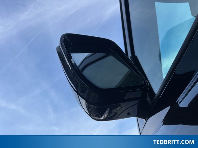 2024 Land Rover Defender 90 V8 P525 4WD | Extended Black Exterior Pkg