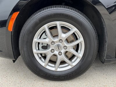 2024 Chrysler Pacifica Touring L | Apple CarPlay | Rear View Camera