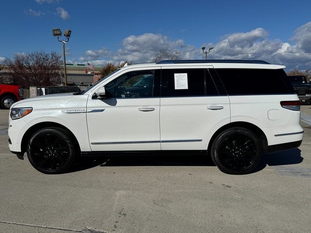 2022 Lincoln Navigator Reserve | Wireless Apple CarPlay | HUD | Pano Roof | 4WD