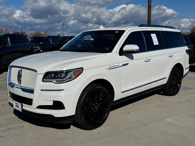 2022 Lincoln Navigator Reserve | Wireless Apple CarPlay | HUD | Pano Roof | 4WD