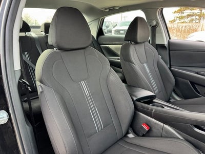 2025 Hyundai Elantra SEL Convenience | Smart Cruise Control | Apple CarPlay