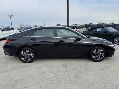 2025 Hyundai Elantra SEL Convenience | Smart Cruise Control | Apple CarPlay