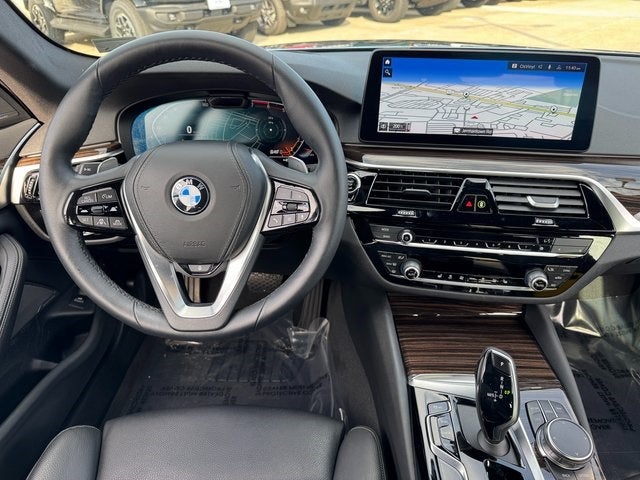 2023 BMW 5 Series 530i xDrive | Premium Pkg. | Moonroof | CarPlay