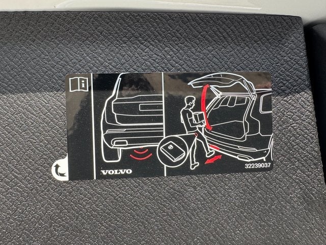 2020 Volvo XC90 T6 Momentum