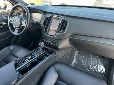 2020 Volvo XC90 T6 Momentum