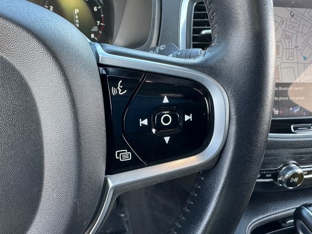 2020 Volvo XC90 T6 Momentum