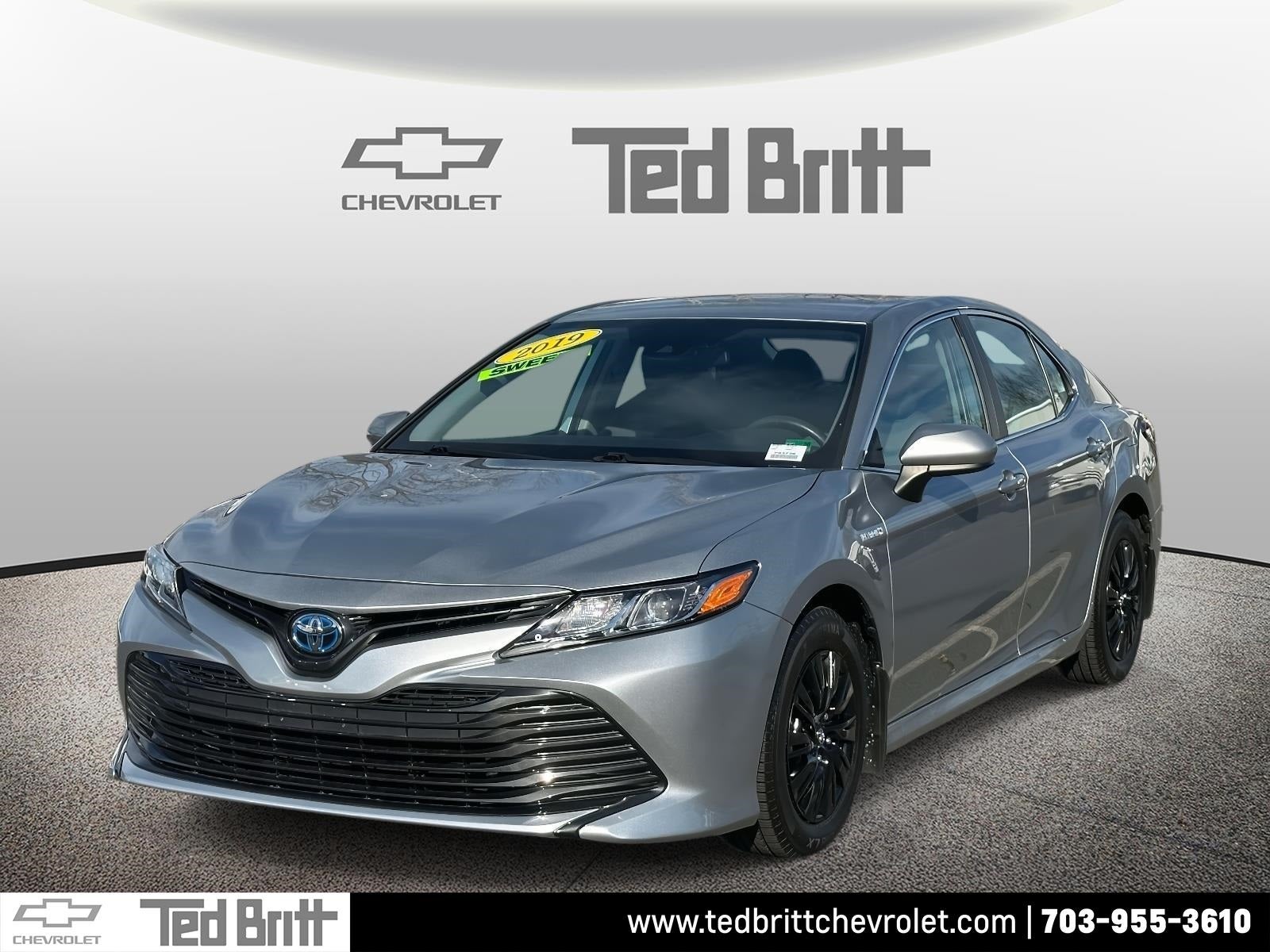 2019 Toyota Camry Hybrid LE