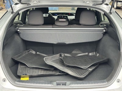 2022 Toyota Prius LE