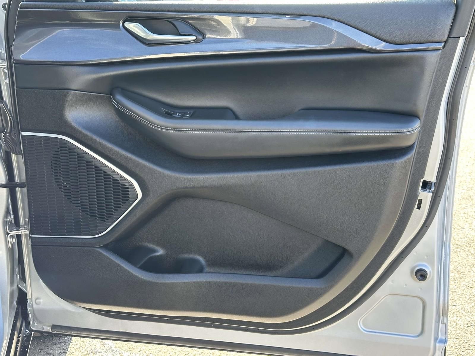 2022 Jeep Grand Cherokee L Altitude 4x4