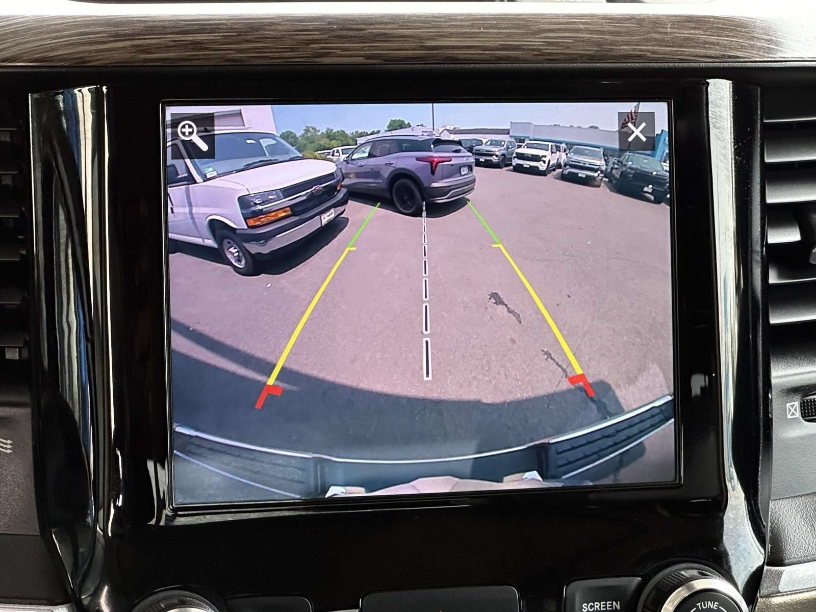 2019 RAM 1500 Laramie Crew Cab 4x4 5'7" Box