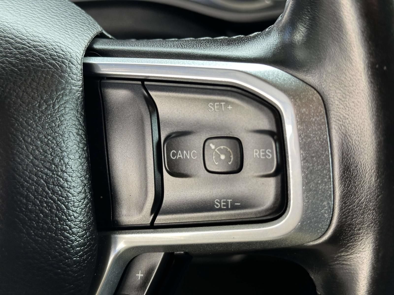 2019 RAM 1500 Laramie Crew Cab 4x4 5'7" Box