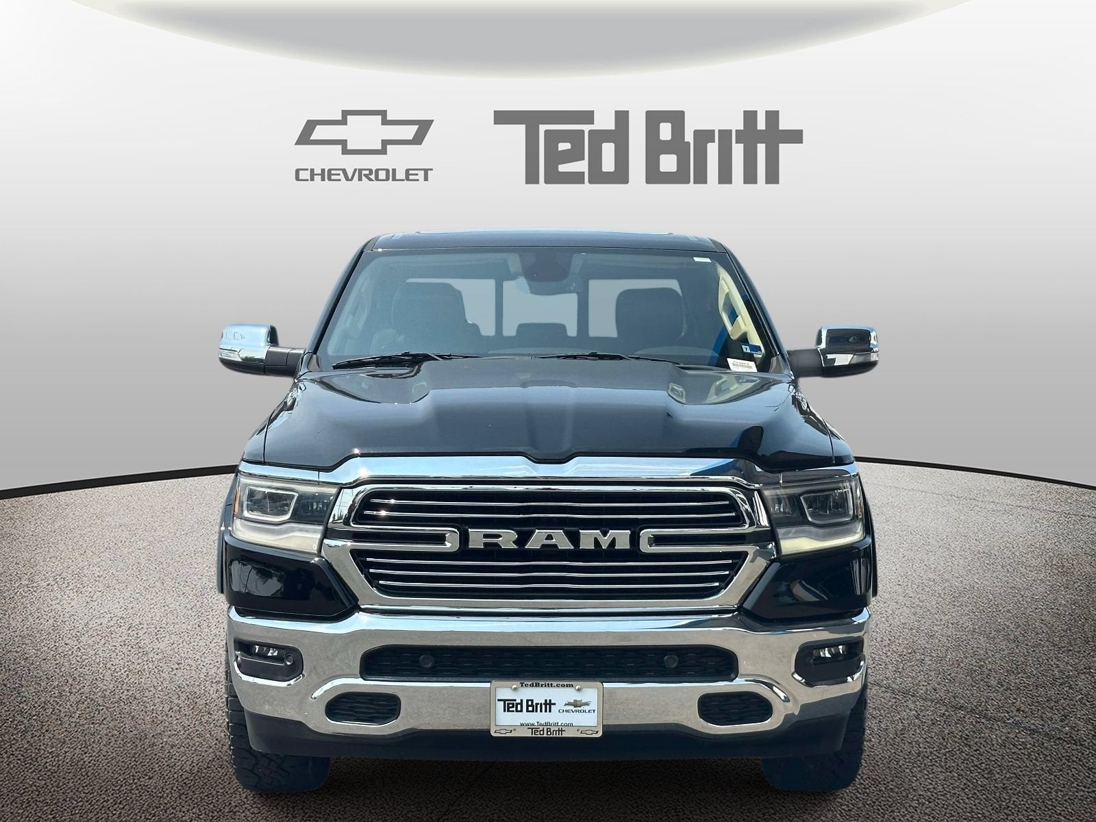 2019 RAM 1500 Laramie Crew Cab 4x4 5'7" Box