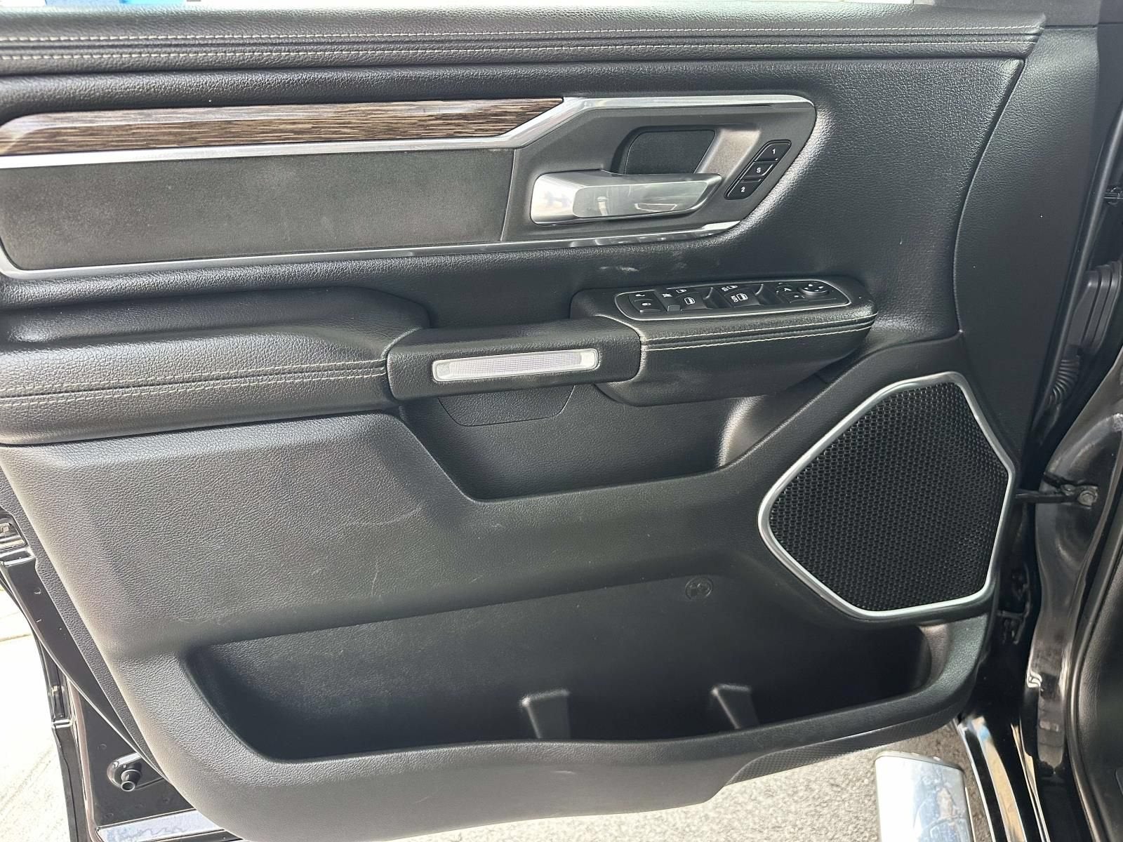 2019 RAM 1500 Laramie Crew Cab 4x4 5'7" Box