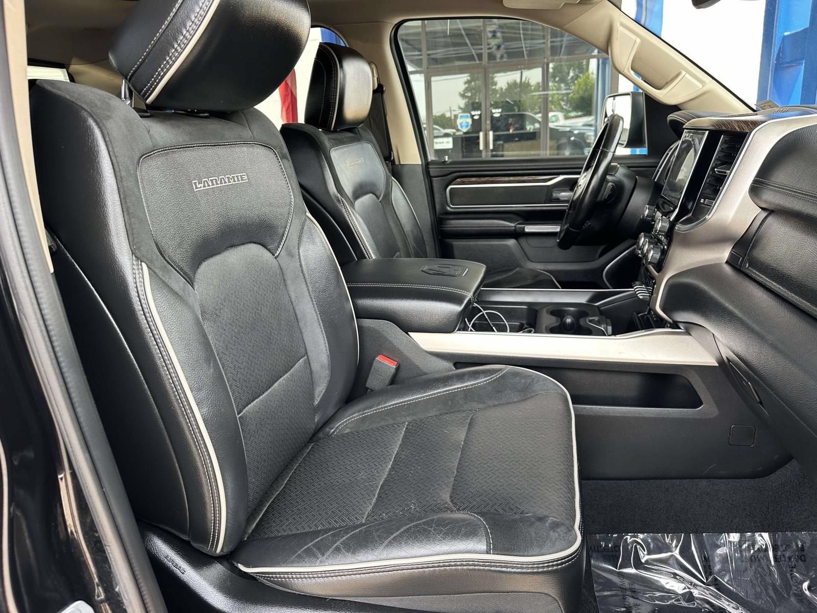 2019 RAM 1500 Laramie Crew Cab 4x4 5'7" Box