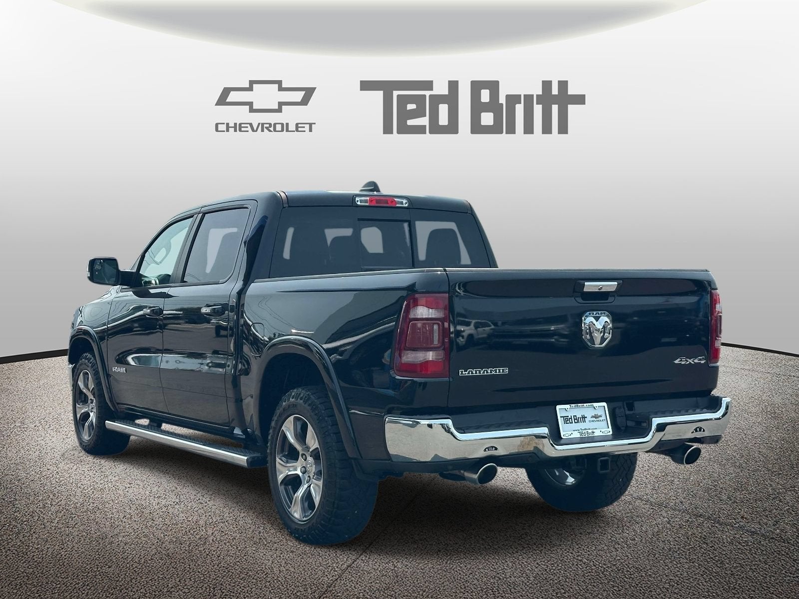 2019 RAM 1500 Laramie Crew Cab 4x4 5'7" Box