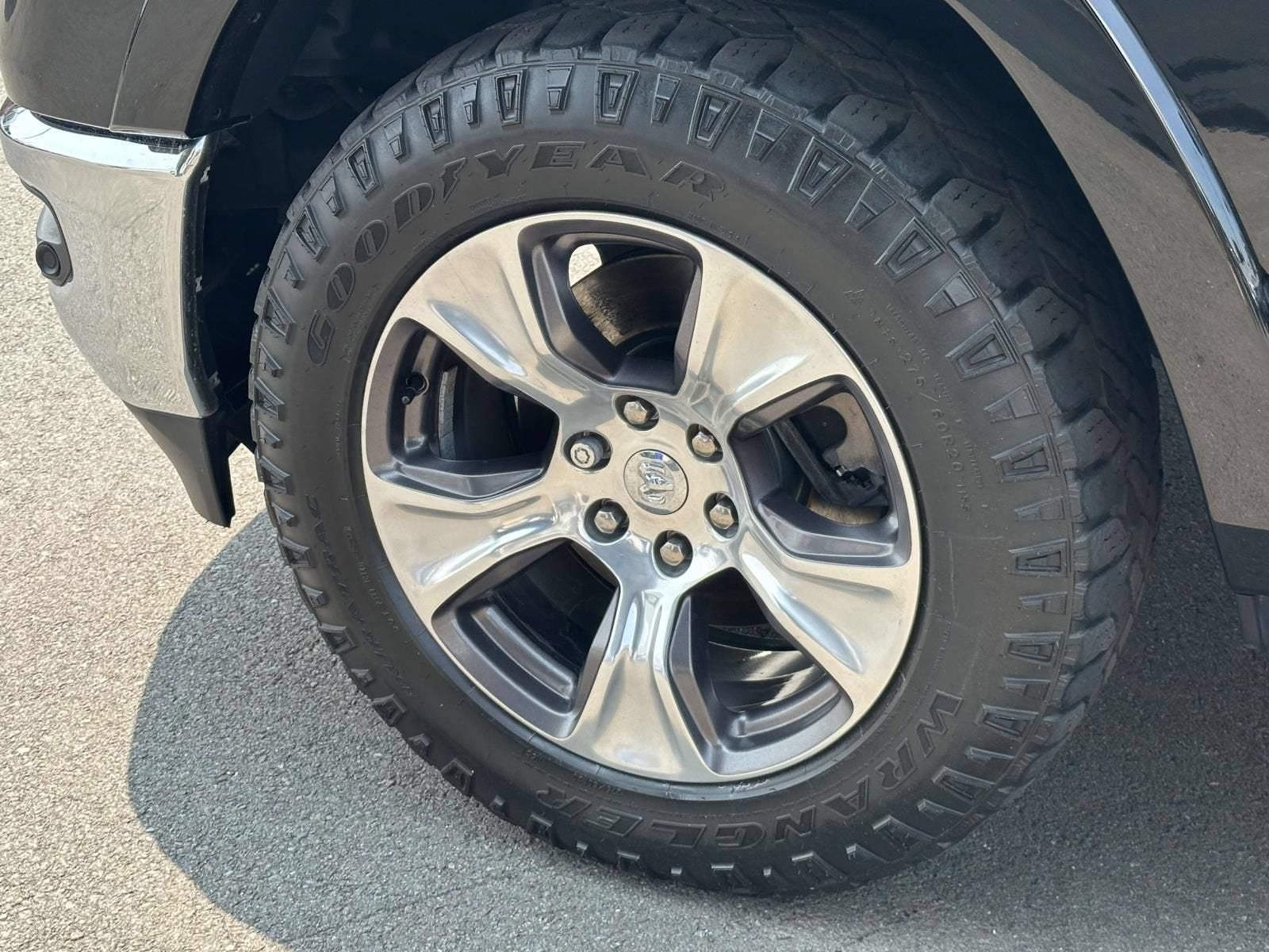 2019 RAM 1500 Laramie Crew Cab 4x4 5'7" Box