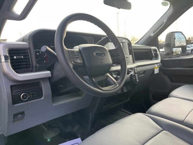 2024 Ford Super Duty F-550 DRW XL