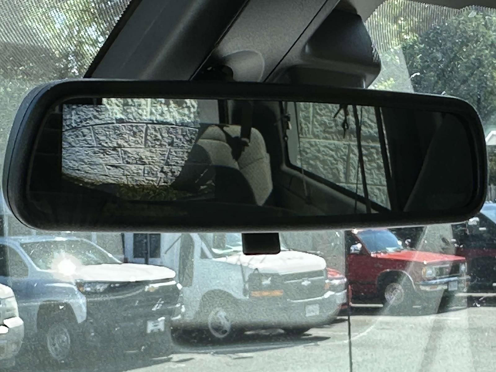 2025 Chevrolet Express Passenger 1LT