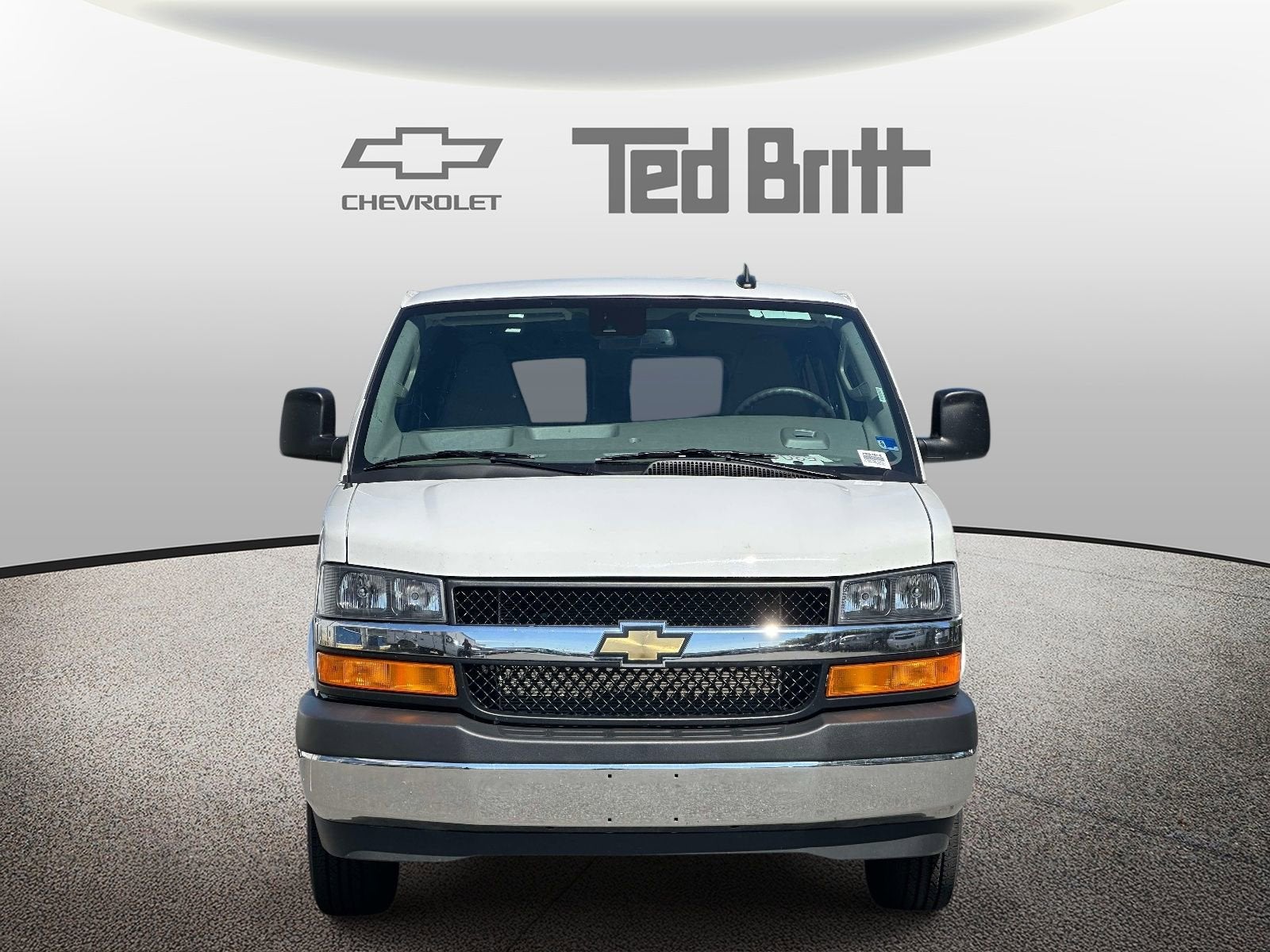 2025 Chevrolet Express Passenger 1LT