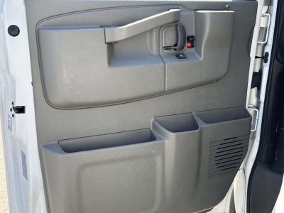 2025 Chevrolet Express Passenger 1LT