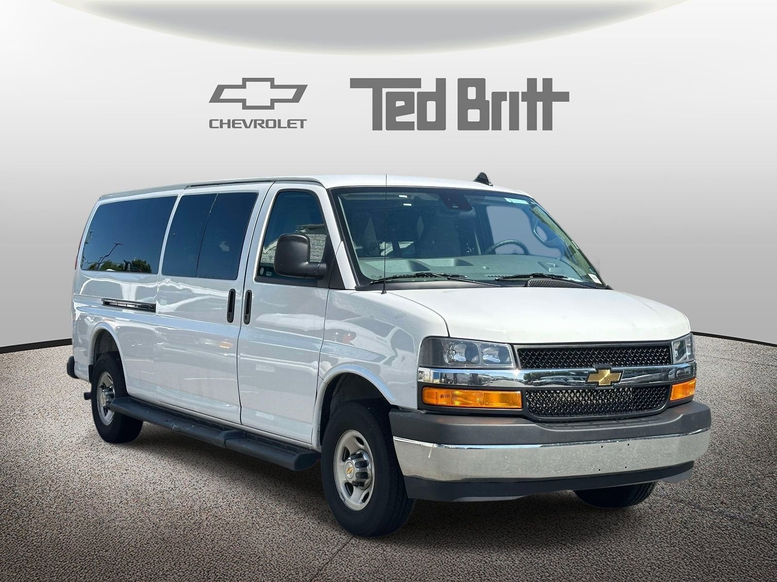 2025 Chevrolet Express Passenger 1LT