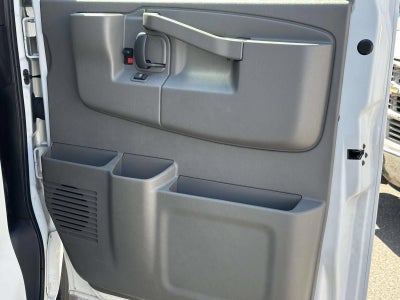 2025 Chevrolet Express Passenger 1LT