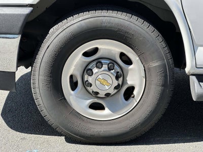 2025 Chevrolet Express Passenger 1LT