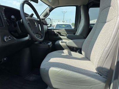 2025 Chevrolet Express Passenger 1LT