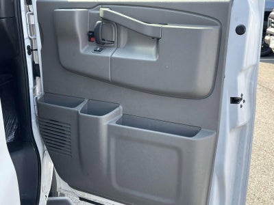 2025 Chevrolet Express Passenger 1LT