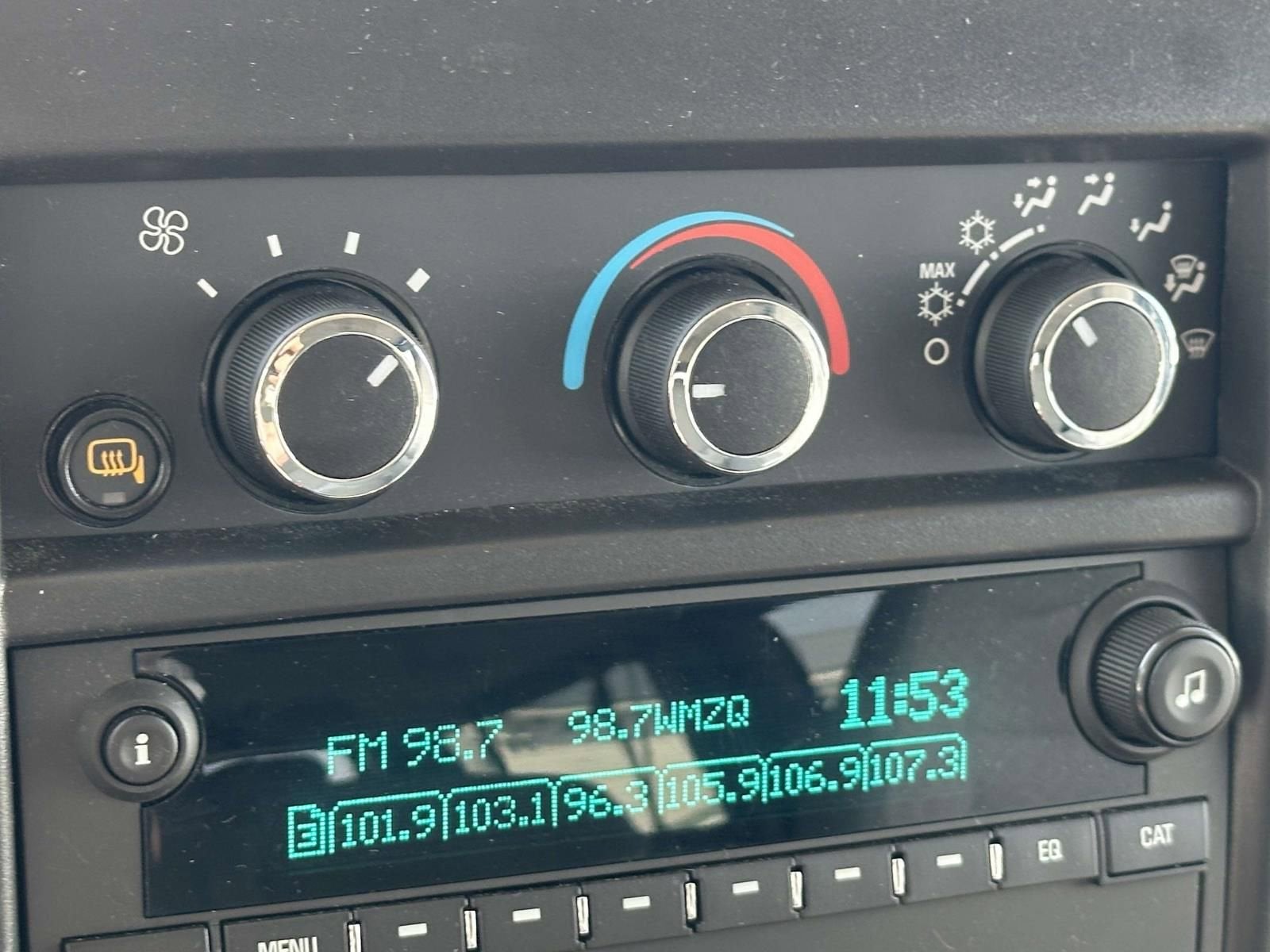 2025 Chevrolet Express Passenger 1LT