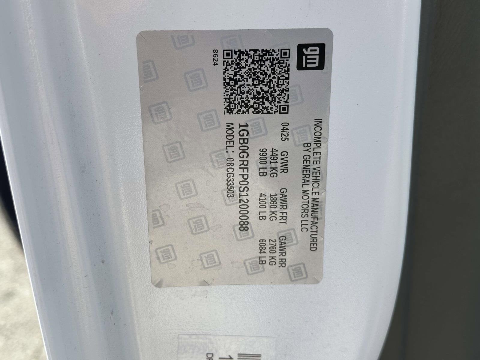 2025 Chevrolet Express Cutaway 3500 1WT