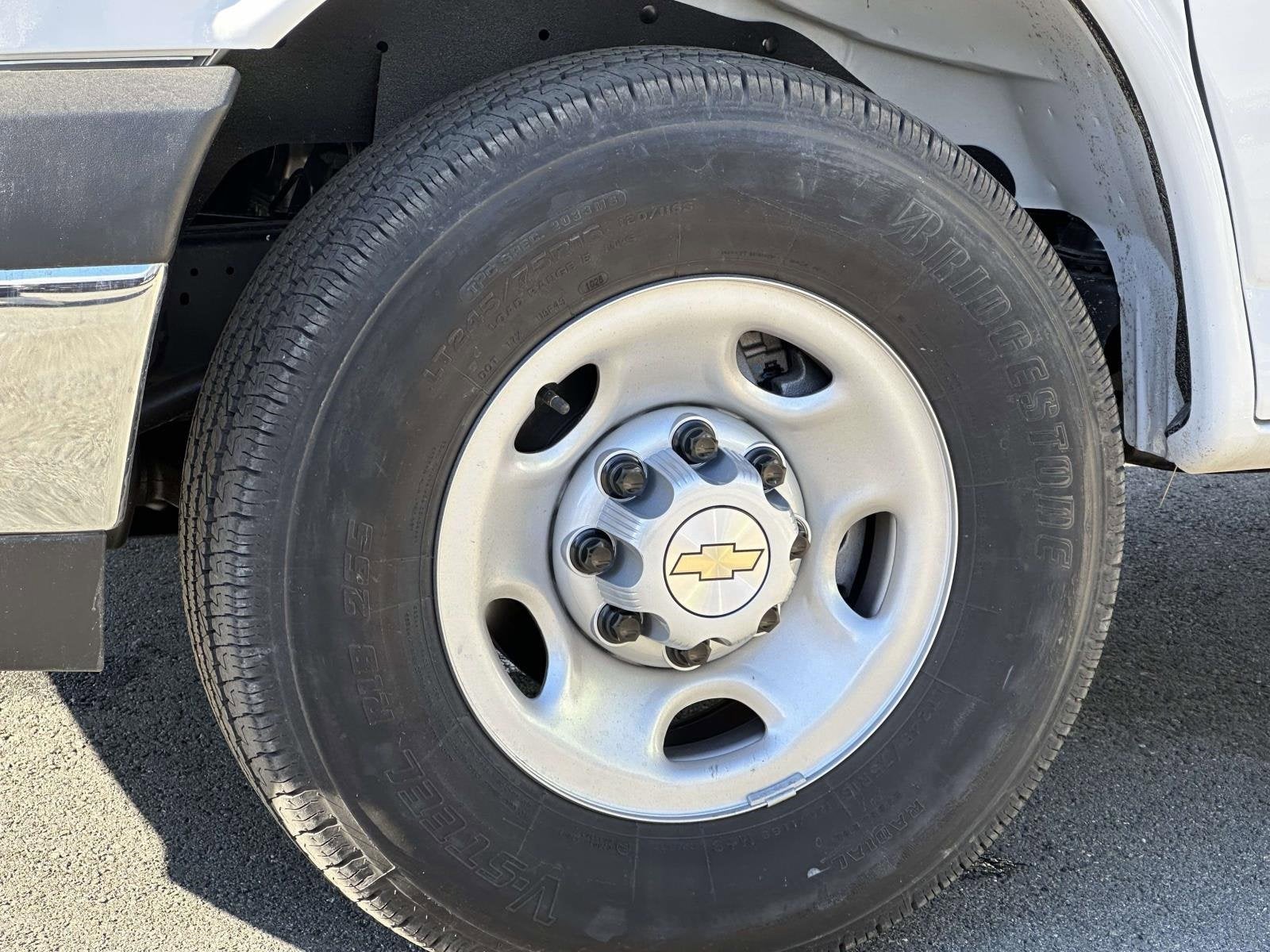 2025 Chevrolet Express Cutaway 3500 1WT