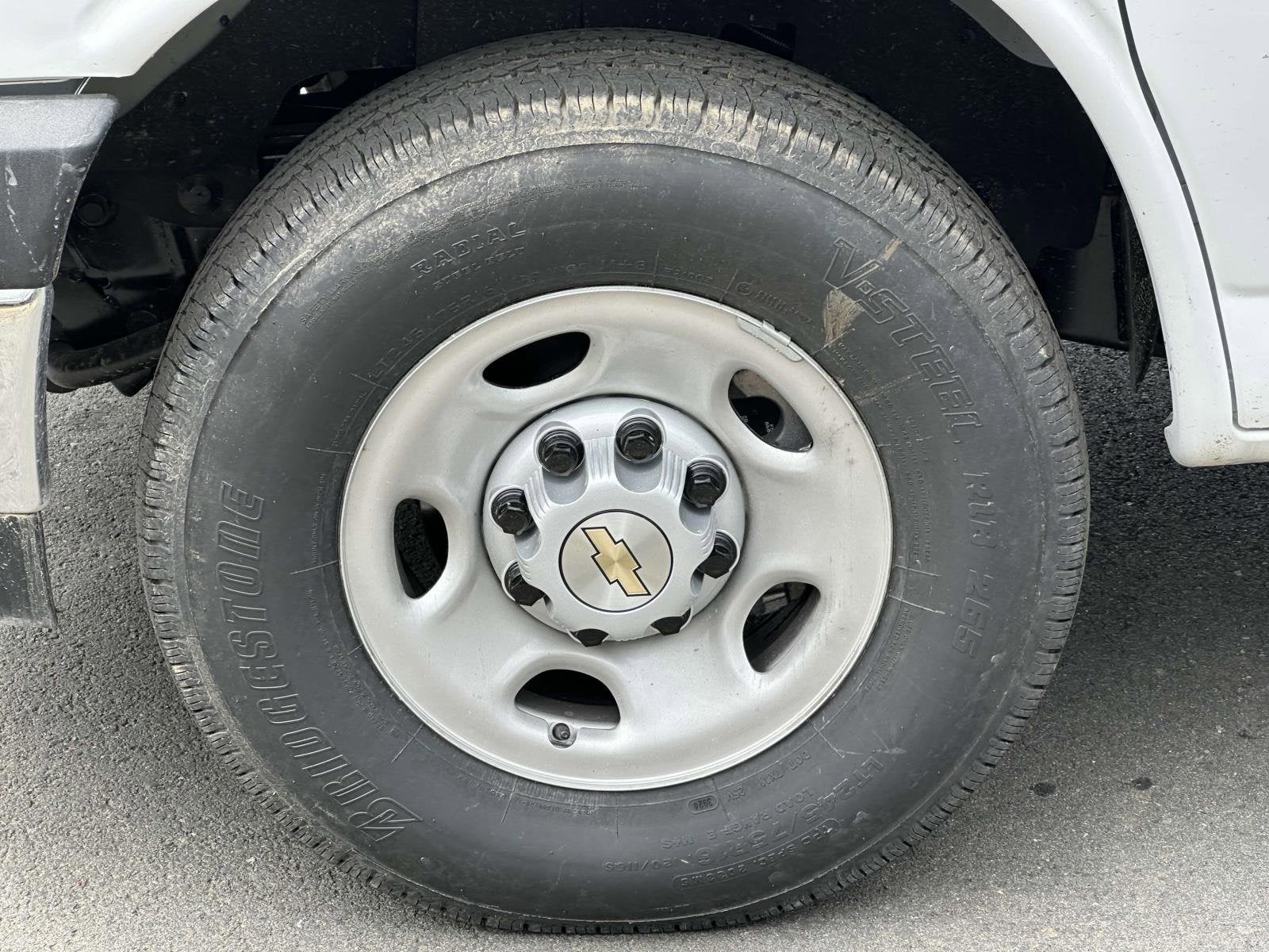 2025 Chevrolet Express Cutaway 3500 1WT