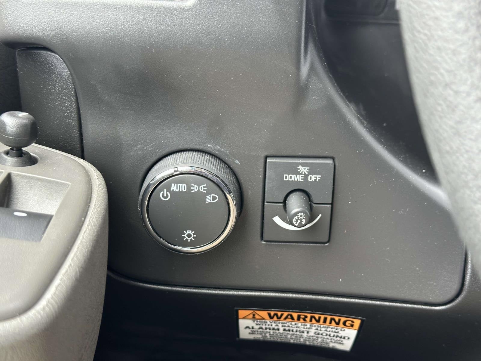 2025 Chevrolet Express Cutaway 3500 1WT