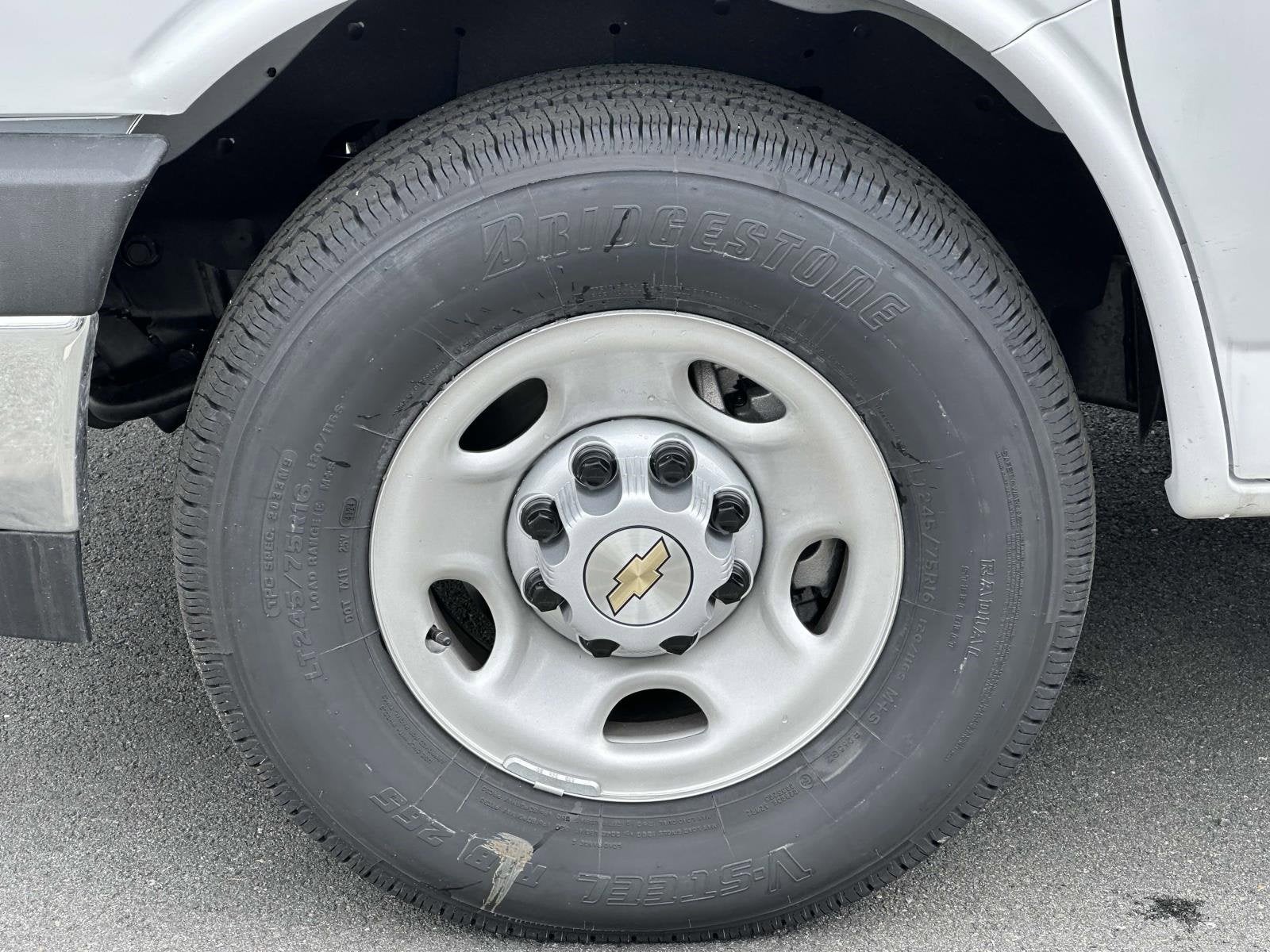 2025 Chevrolet Express Cutaway 3500 1WT