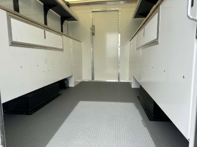 2025 Chevrolet Express Cutaway 3500 1WT