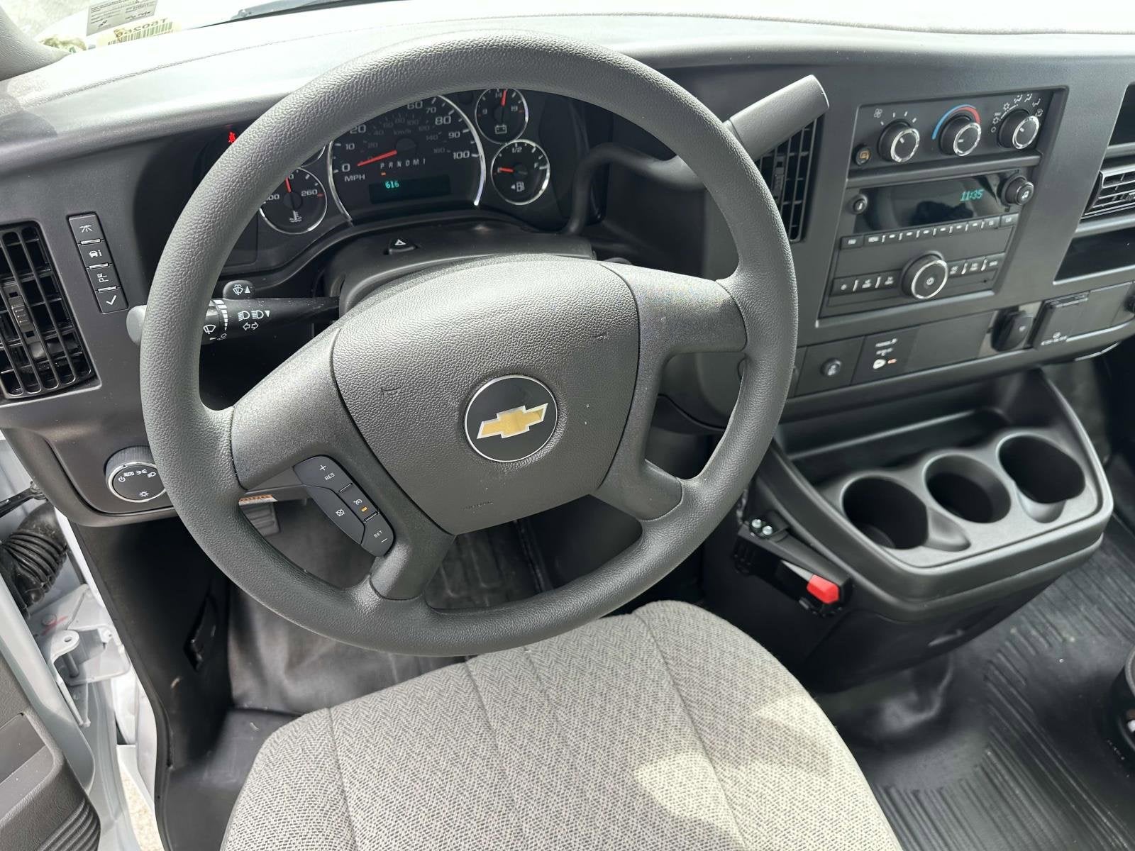 2025 Chevrolet Express Cutaway 3500 1WT