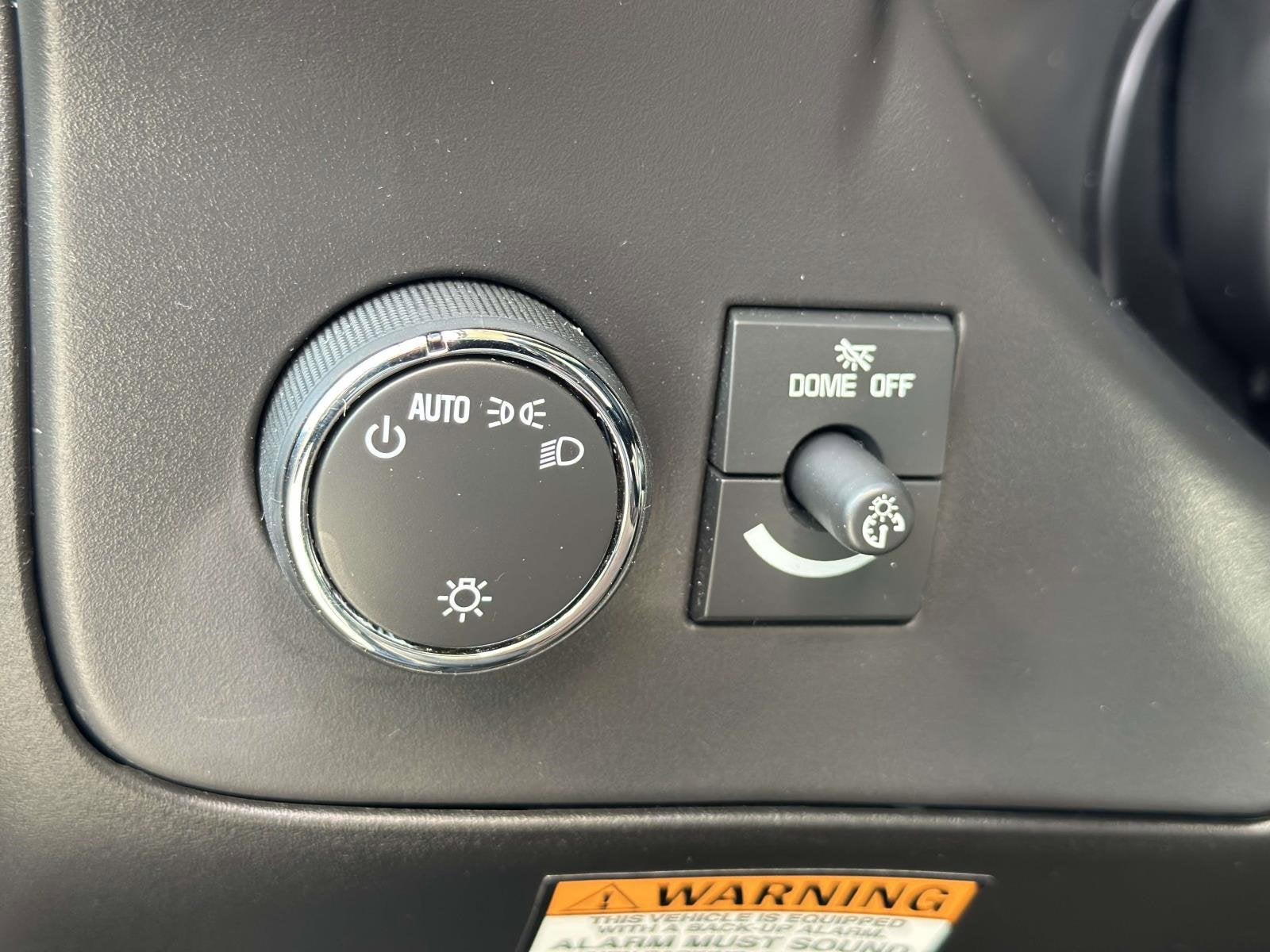 2025 Chevrolet Express Cutaway 3500 1WT