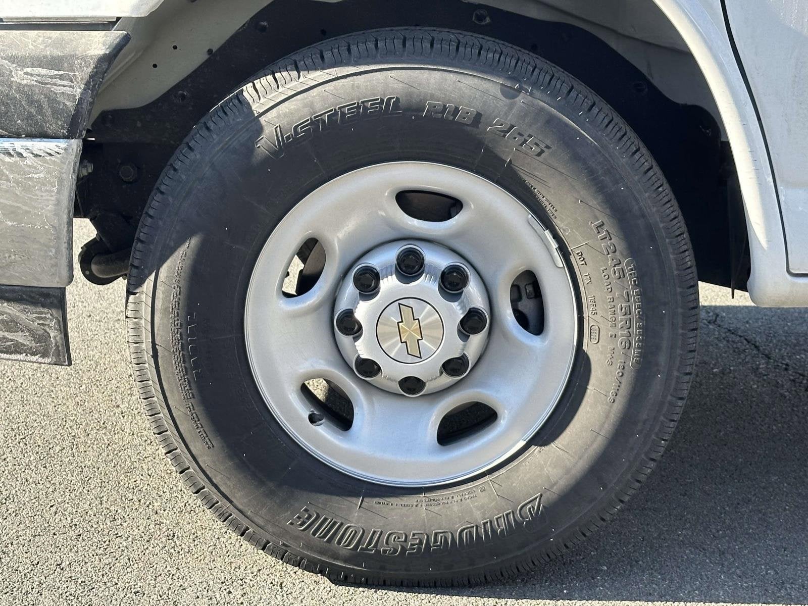 2025 Chevrolet Express Cutaway 3500 1WT