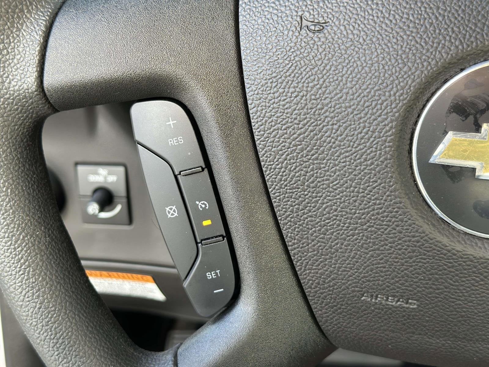 2025 Chevrolet Express Cutaway 3500 1WT