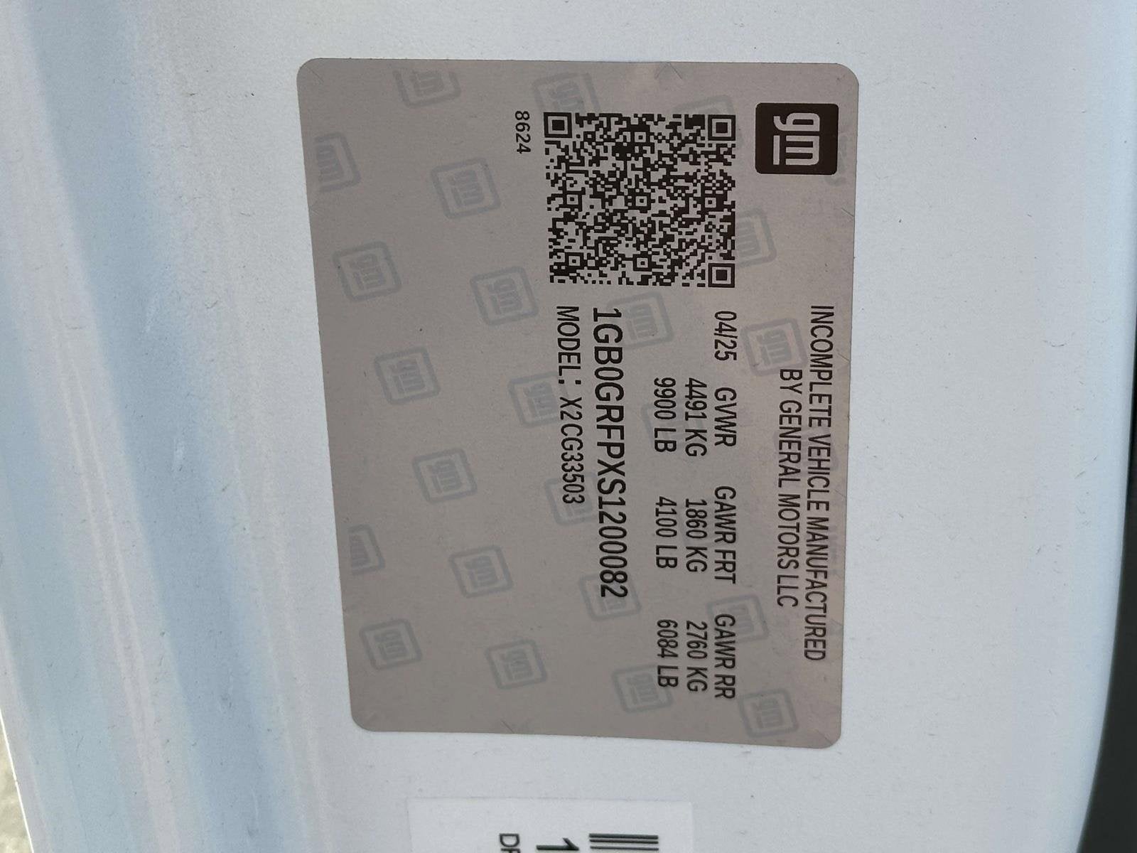 2025 Chevrolet Express Cutaway 3500 1WT