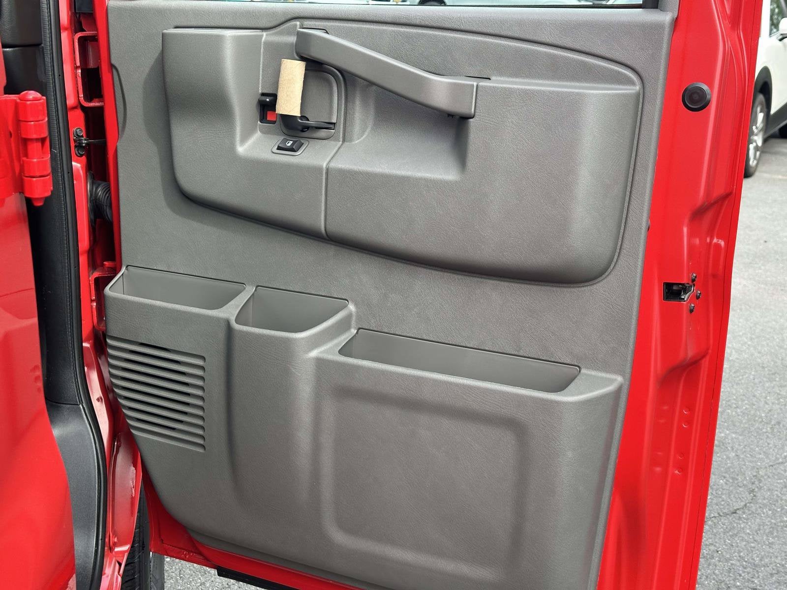 2026 Chevrolet Express Cargo Work Van - Photo 27