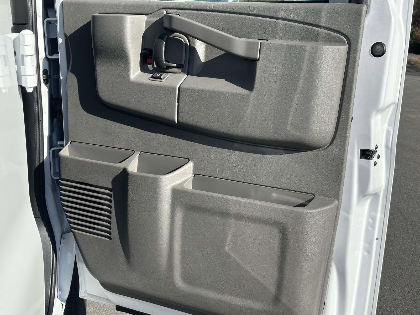 2025 Chevrolet Express Cargo 2500 WT