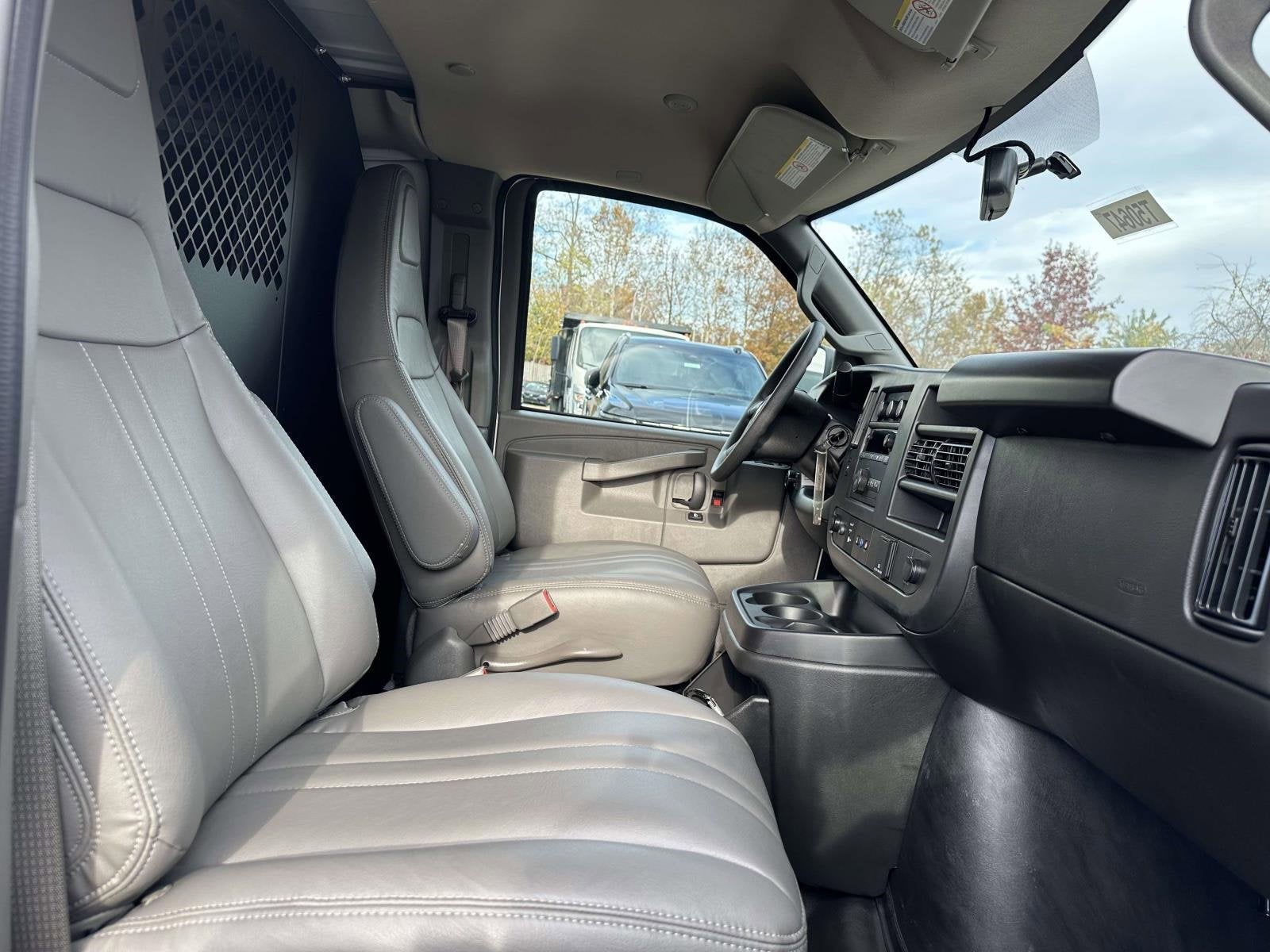 2025 Chevrolet Express Cargo 2500 WT